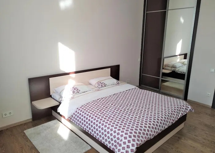 2 Bedrooms Apartment 150M From Opera House