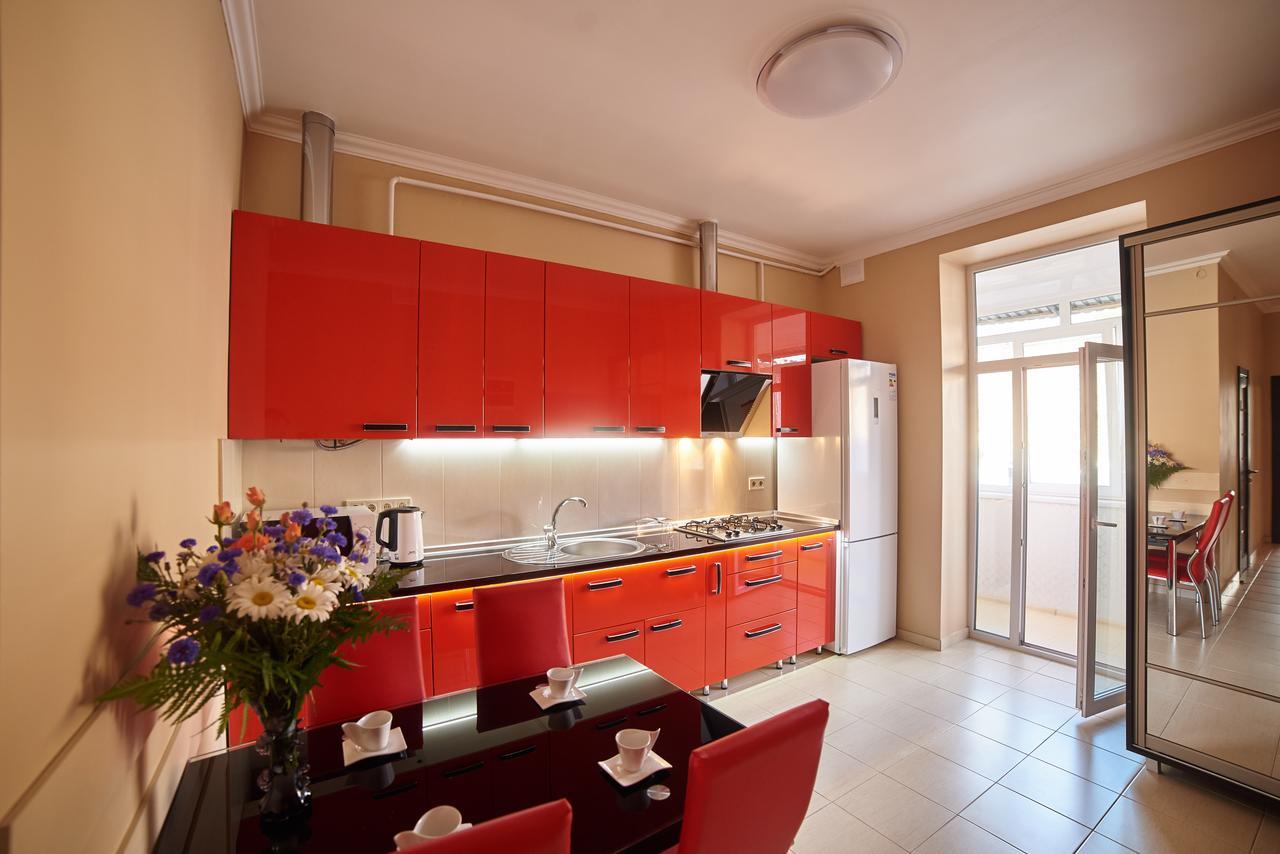 2 Bedrooms 150m From Opera House *