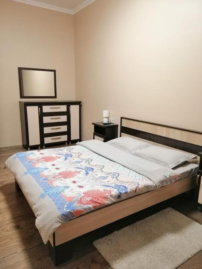 2 Bedrooms 150m From Opera House *